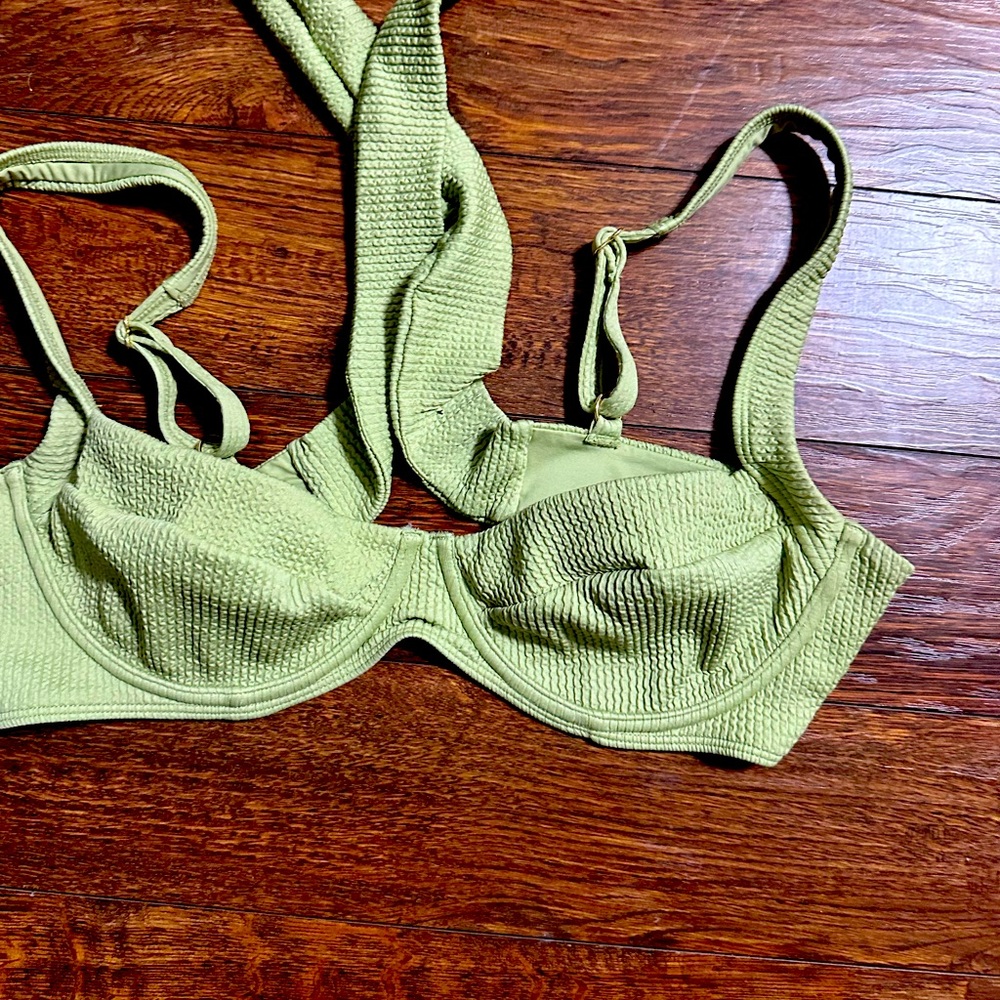 Monday swim sorrento top size V